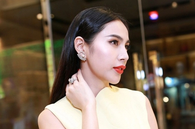 Gắn liền với thông tin dao kéo khắp mặt thuỷ tiên vẫn giữ im lặng bình thản - 15