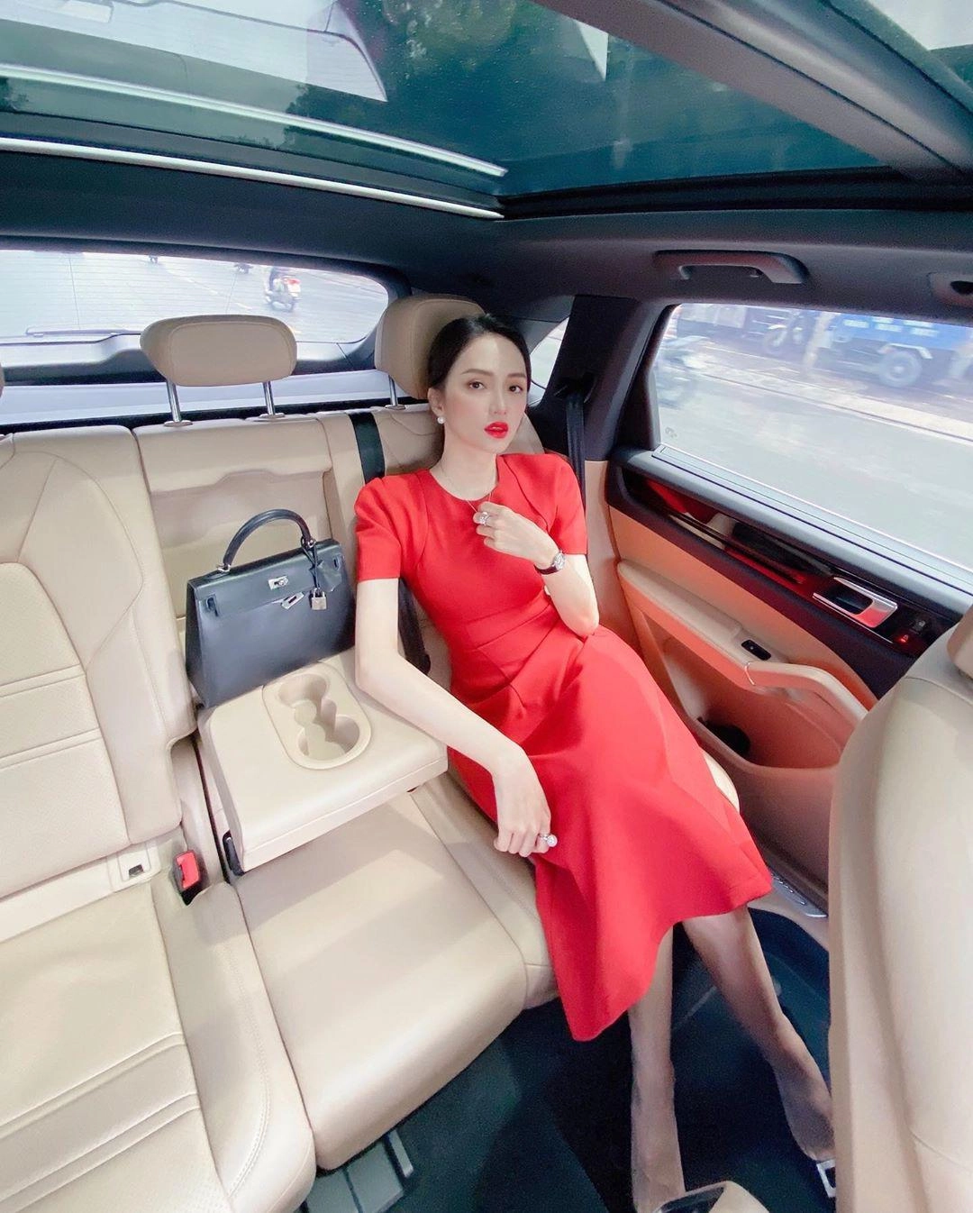 Giá túi hiệu tăng phi mã ngọc trinh im thin thít hương giang chốt lẹ 2 chiếc về tay - 14