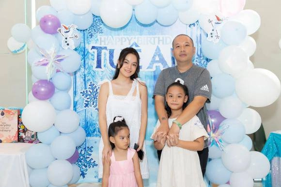 Giữa vụ bố dượng đóng đinh con riêng mẹ đơn thân phạm quỳnh anh nói điều kiện tái hôn - 3
