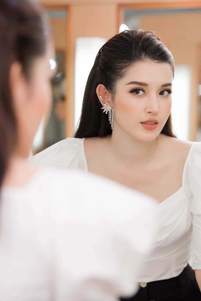 Gọi tên ngôi sao xỏ khuyên bạo nhất người 11 lỗ xỏ người chơi ngông xuyên ngay đầu ngực - 3