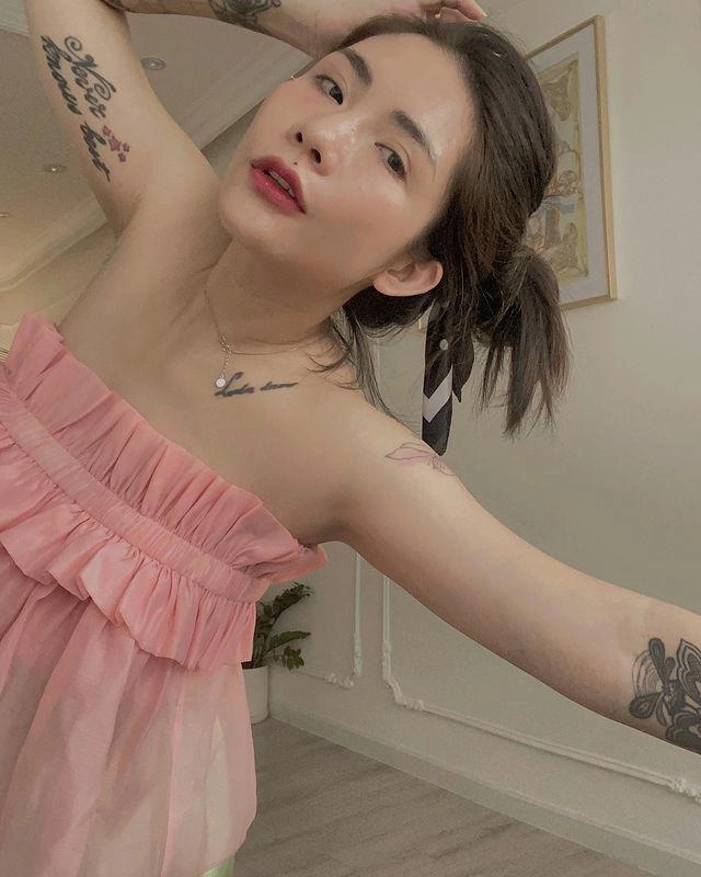 Gọi tên ngôi sao xỏ khuyên bạo nhất người 11 lỗ xỏ người chơi ngông xuyên ngay đầu ngực - 10