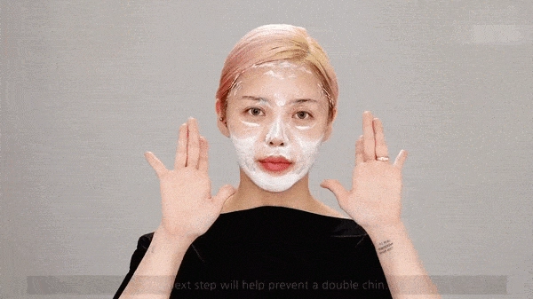 Gộp rửa mặt với massage nâng cơ phù thủy make-up xứ hàn hé lộ làn da u40 như mới 20 - 13