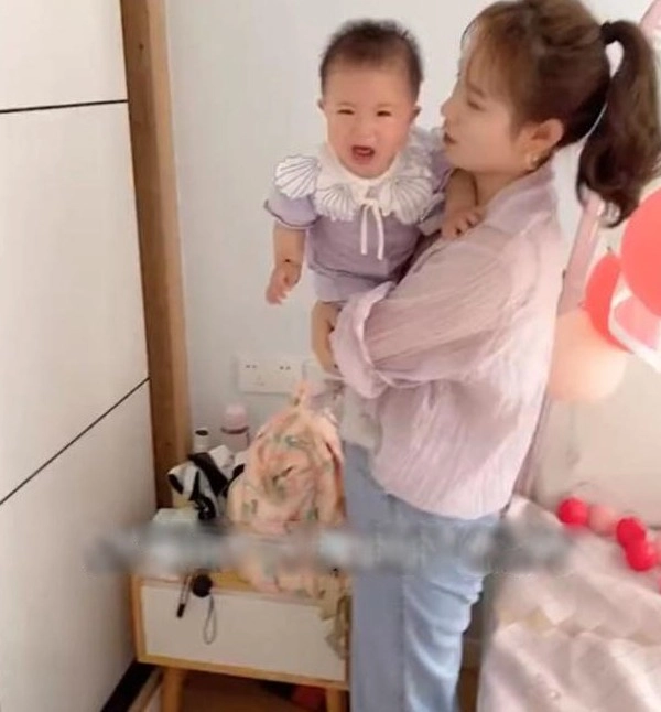 Gửi con cho bà nội 1 tháng mẹ bất lực khi gặp lại con khóc lớn như gặp người lạ - 3