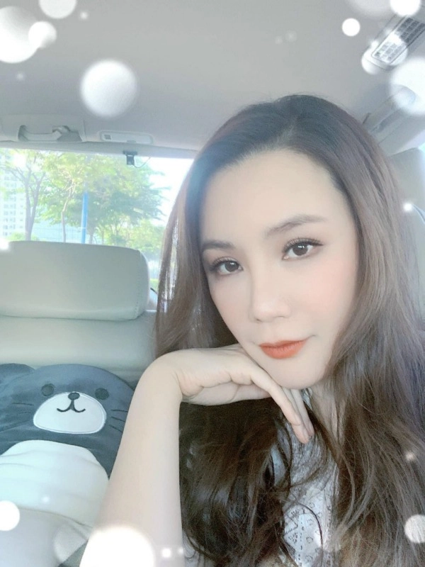 Gương mặt cứng đơ vì phẫu thuật thẩm mỹ không còn hồ quỳnh hương giờ xinh đẹp bội phần - 8