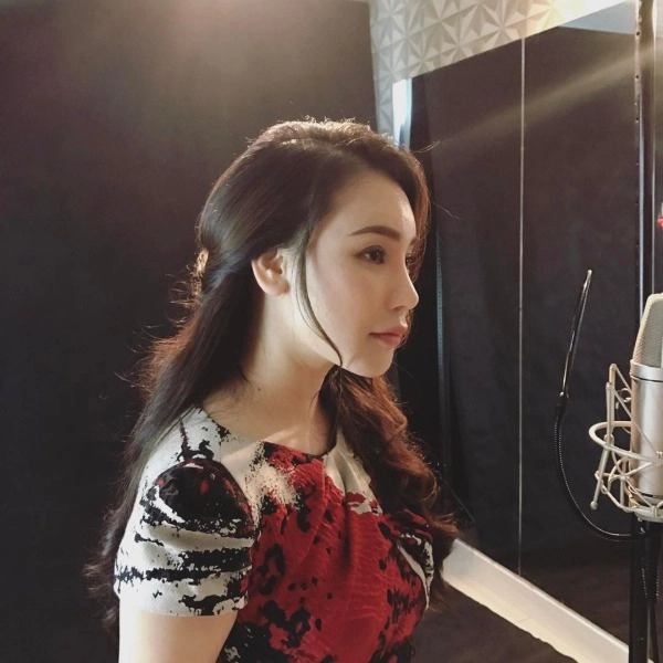 Gương mặt cứng đơ vì phẫu thuật thẩm mỹ không còn hồ quỳnh hương giờ xinh đẹp bội phần - 10