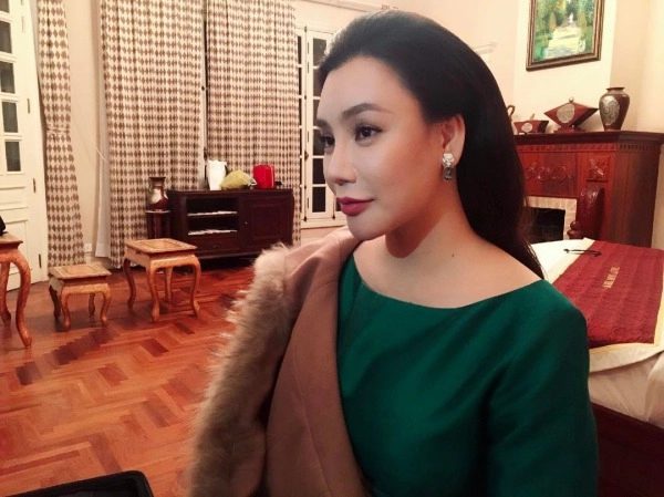 Gương mặt cứng đơ vì phẫu thuật thẩm mỹ không còn hồ quỳnh hương giờ xinh đẹp bội phần - 11