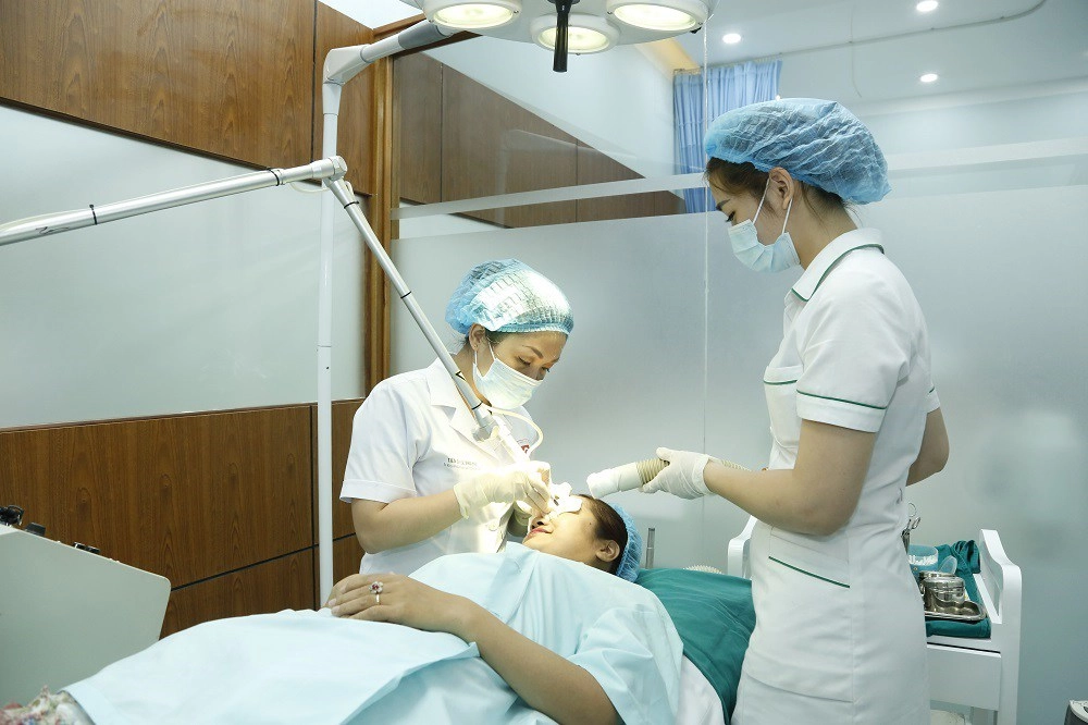 Gương mặt cứng đơ vì phẫu thuật thẩm mỹ không còn hồ quỳnh hương giờ xinh đẹp bội phần - 15