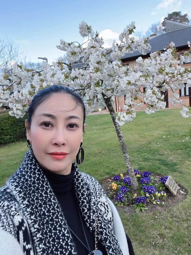 Hà kiều anh sang anh xem trường cho con gần nơi nữ hoàng anh sống học phí tiền tỷ - 1