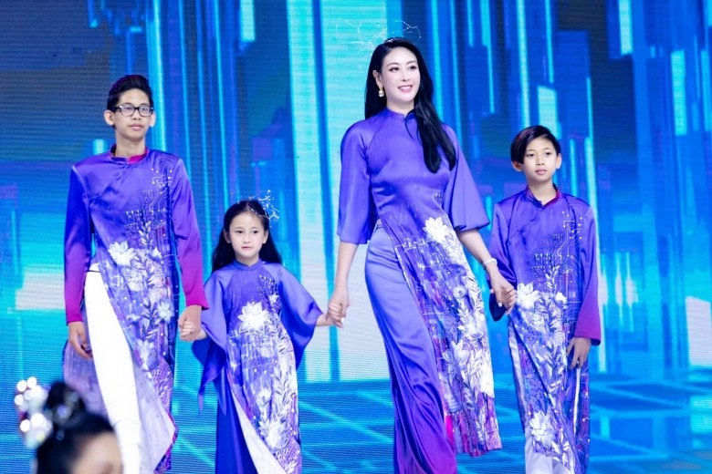 Hà kiều anh sang anh xem trường cho con gần nơi nữ hoàng anh sống học phí tiền tỷ - 11