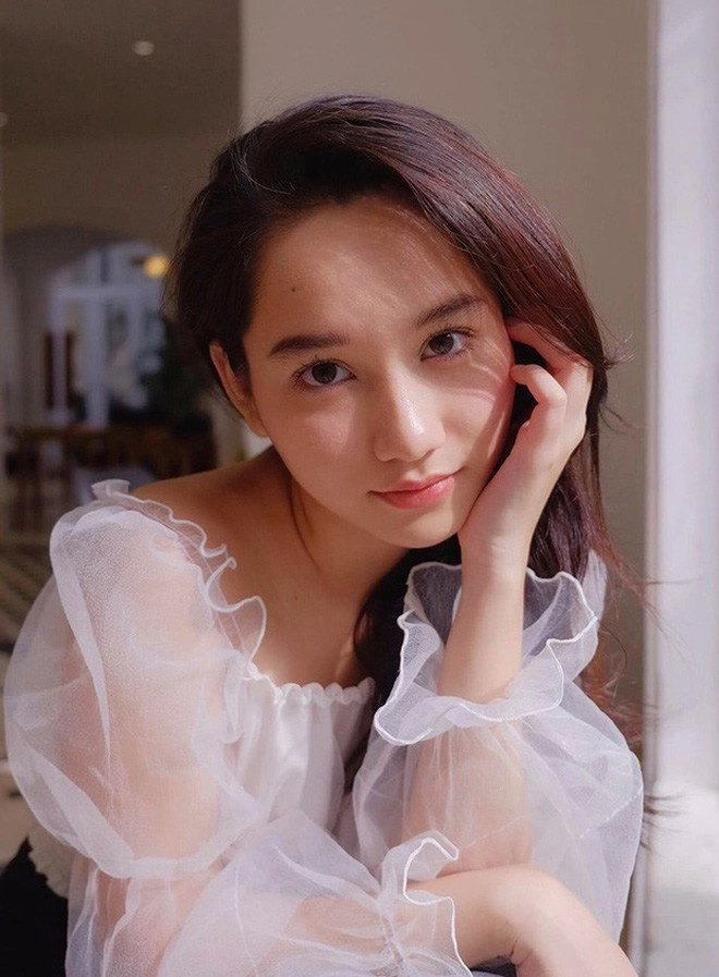 Hà lan mắt biếc khoe mặt mộc đi học quân sự khác lạ nhan sắc còn đẹp như nàng thơ - 3