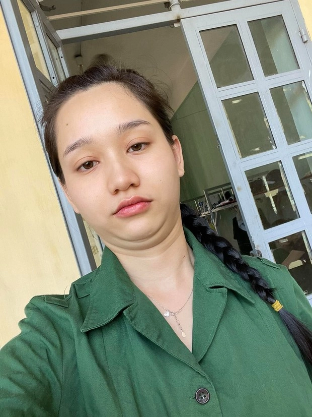 Hà lan mắt biếc khoe mặt mộc đi học quân sự khác lạ nhan sắc còn đẹp như nàng thơ - 7