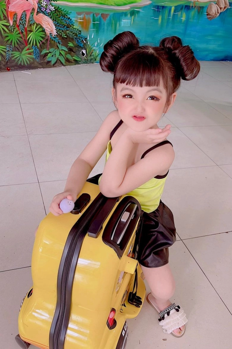 Hai bà cháu người tày khiến ai cũng xuýt xoa cháu xinh như búp bê bà u50 trẻ đẹp đời tư quá nổi bật - 7