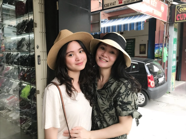 Hai bà cháu người tày khiến ai cũng xuýt xoa cháu xinh như búp bê bà u50 trẻ đẹp đời tư quá nổi bật - 13
