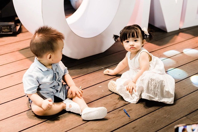 Hai gia đình vip nhất vbiz hội tụ con gái đông nhi bày tỏ tình cảm với con trai dương khắc linh - 7