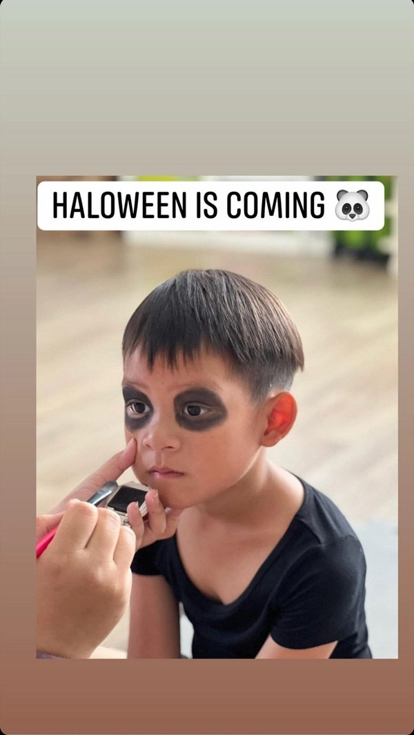 Halloween minh hà trang điểm cho con hết hộp mắt nước lý hải phải dùng than để hoạ mặt - 1