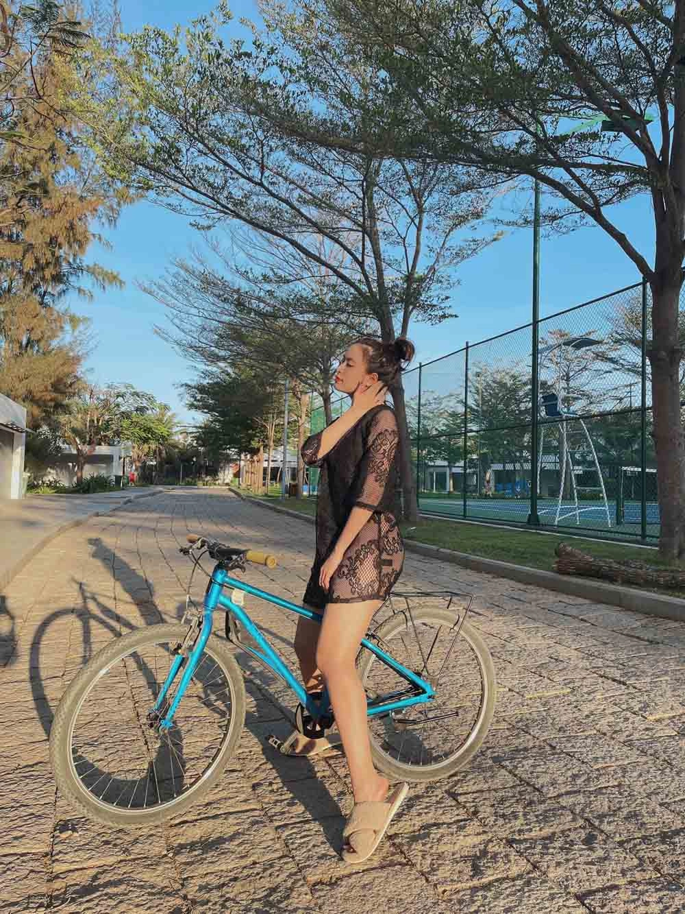 Hậu bị chê béo hoàng thùy linh diện đồ xuyên thấu khoe vòng 3 quyến rũ - 4