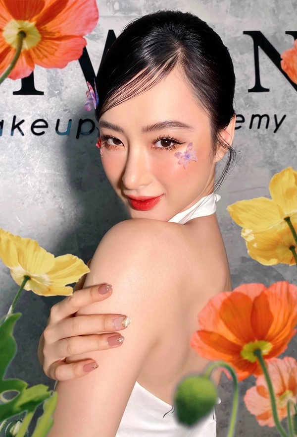 Hậu bị phạt tiền angela phương trinh vẫn makeup tươi tắn khoe nhan sắc rạng rỡ - 13