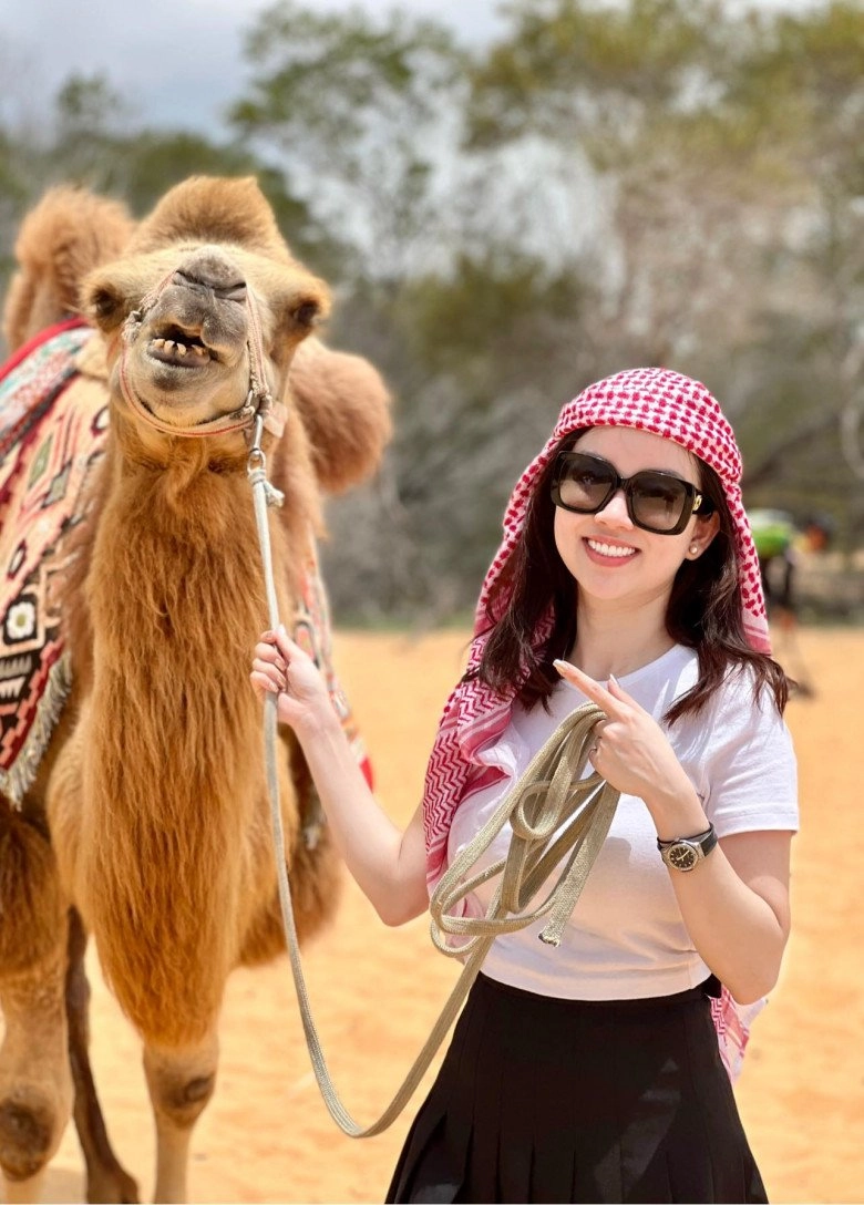 Hậu chia tay mạc hồng quân không nhận trợ cấp hotgirl ly kute nuôi con đủ đầy du lịch nước ngoài triền miên - 2