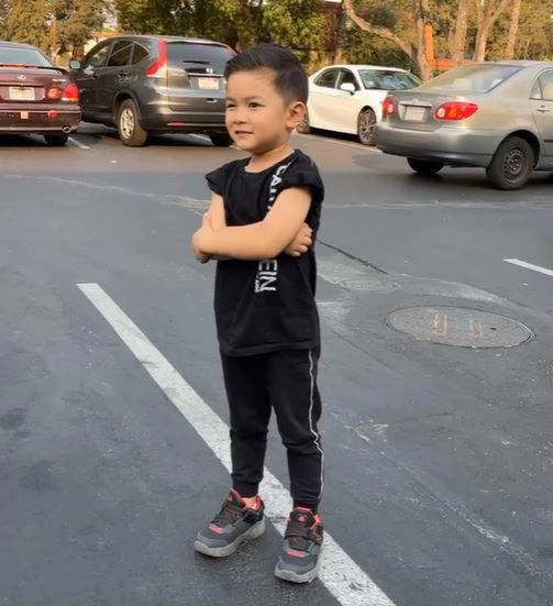 Hậu ly hôn đan trường và vợ cũ cùng đưa con đi cắt tóc có hành động rất tình cảm - 3