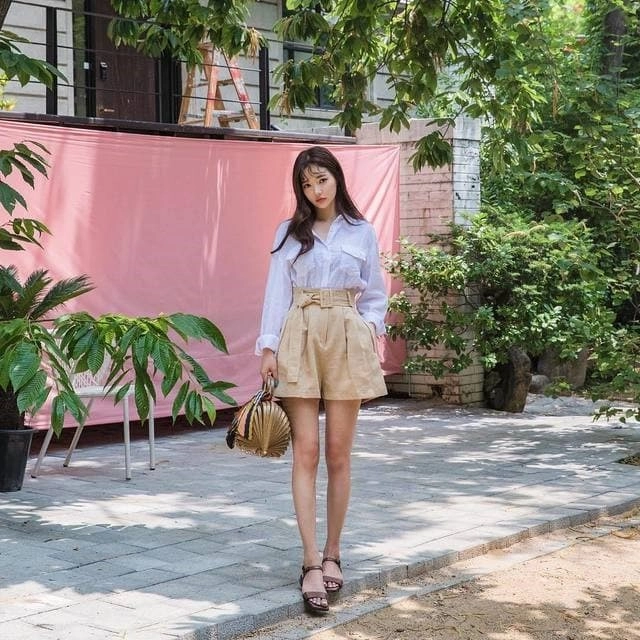 Hè mặc quần shorts đi làm như giấu quần chị em ghim ngay bí kípkẻo đồng nghiệp cười chê - 6