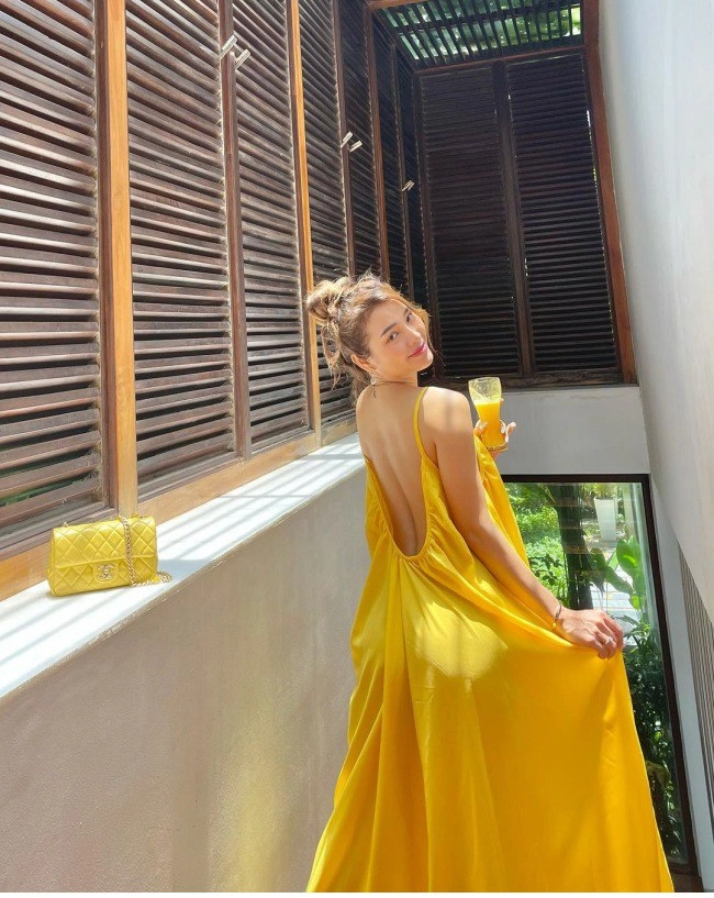 Hè này khoe múi bụng thôi chưa đủ mỹ nhân vbiz còn nâng tầm body với rãnh lưng siêu gắt - 9