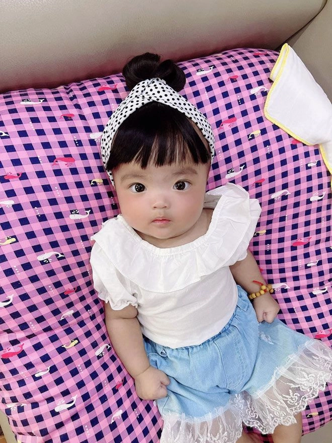 Hết cảnh sinh non đầu trọc phải đội tóc giả con mạc văn khoa giờ chuẩn bé gái - 3