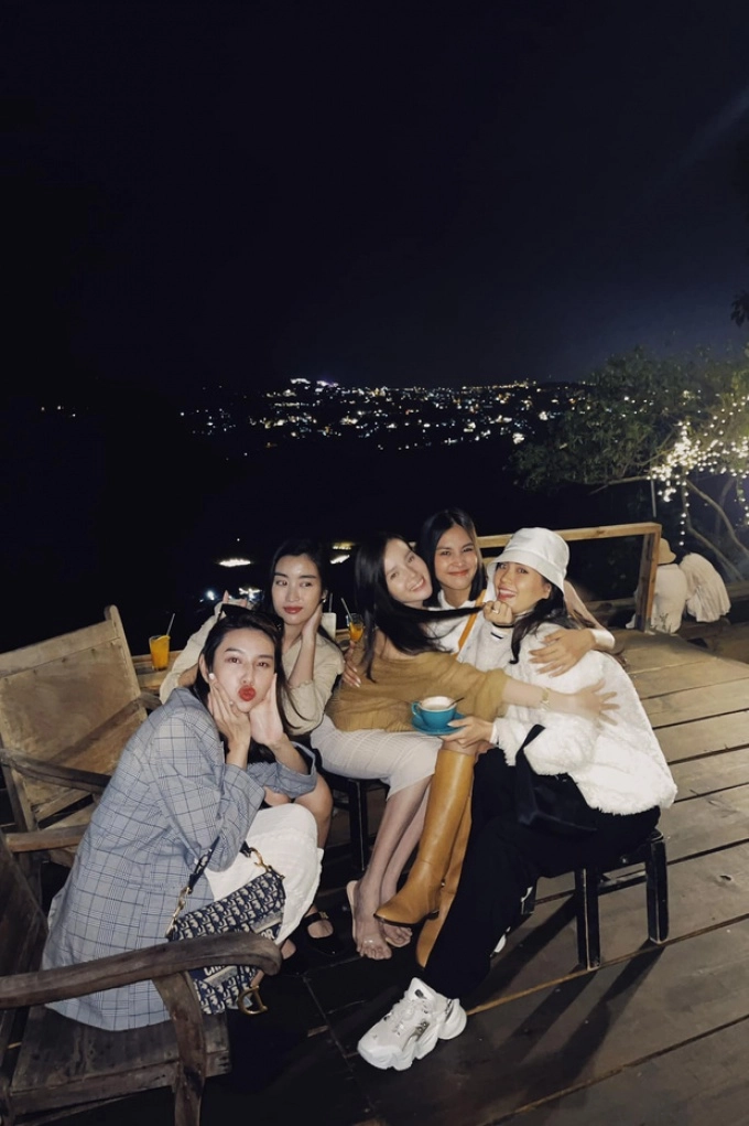 Hết diện bikini đọ dáng hội hoa hậu siêu giàu vbiz trưng trổ hàng hiệu sắm túi nhóm nghìn đô - 10
