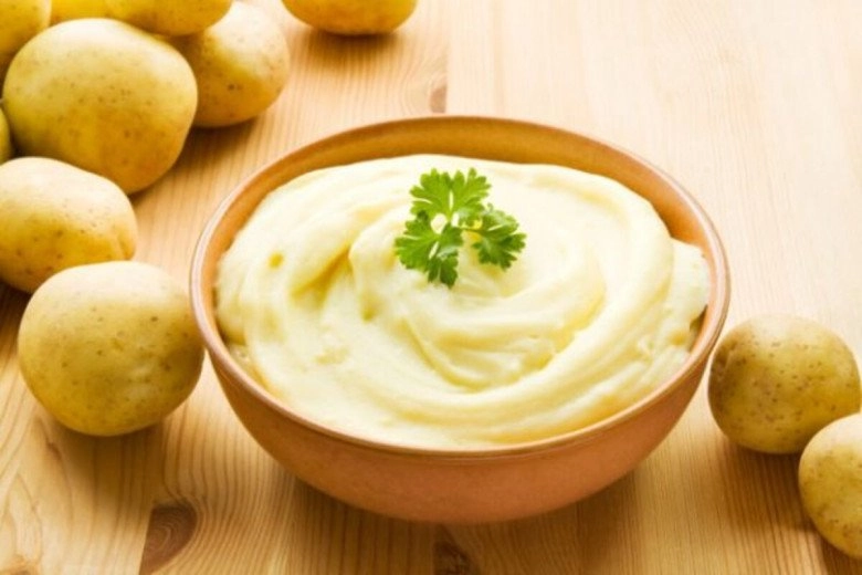 Hết mụn nhanh chóng da trắng mịn màng nhờ những công thức mặt nạ khoai tây sữa chua siêu dễ - 1