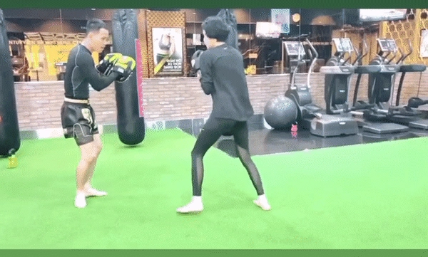 Hiền hồ người nhỏ nhắn xinh xắn nhưng hóa ra lại là tay chơi boxing cừ khôi - 3