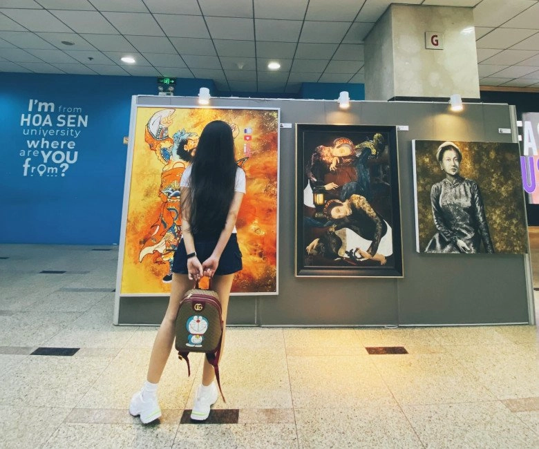 Hiền thục làm nữ sinh đến trường cũng phải gợi cảm diện chân váy ngắn cũn khoe chân kiếm nhật - 3