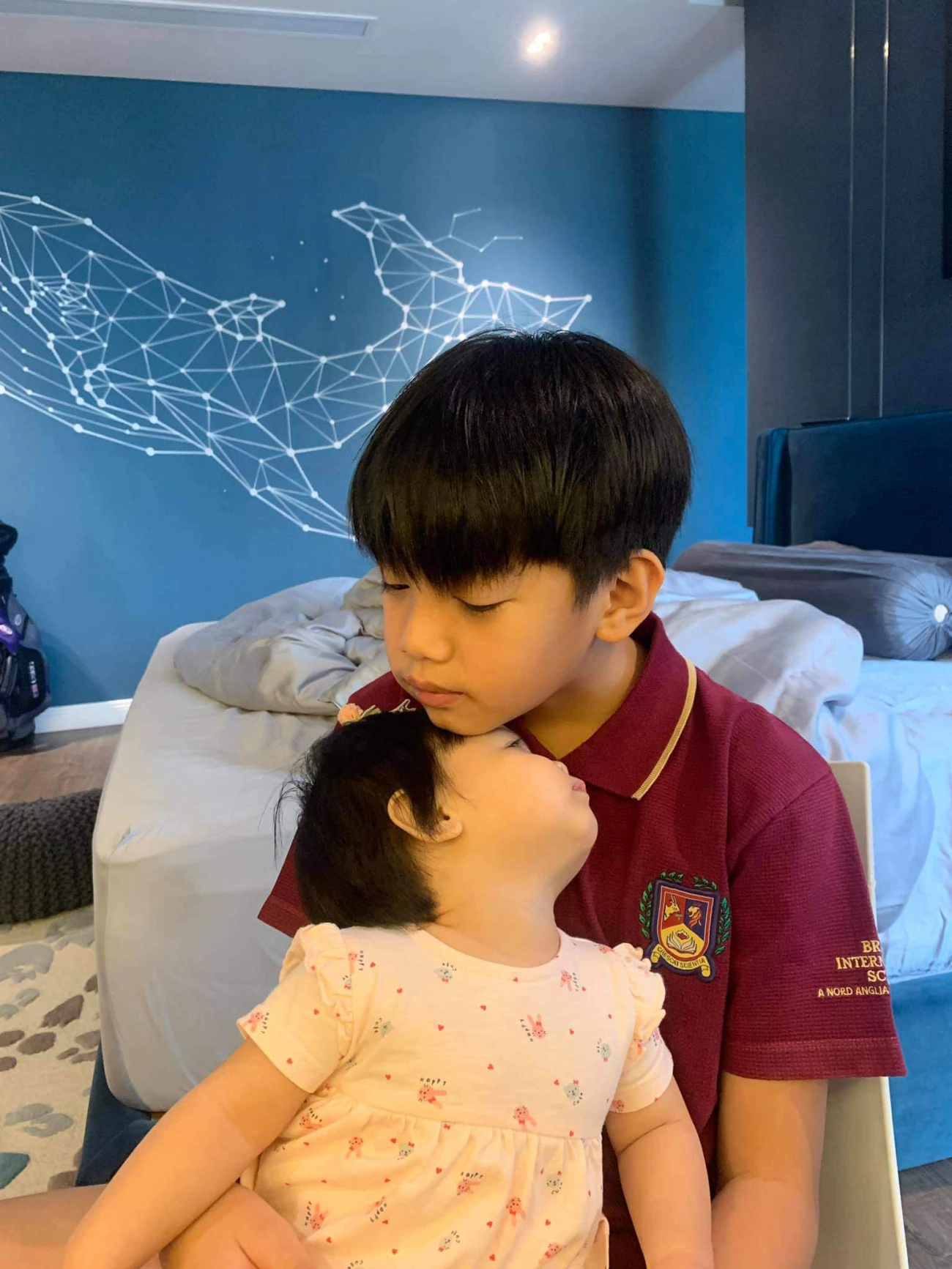 Hình 2 con đăng ở fanpage lạ không xin phép câu nói của cường đôla khiến ai nấy giật mình - 1