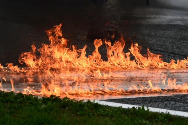 Hình ảnh về chiếc xe đua ktm của dani pedrosa bốc cháy ai cũng rợn người - 3