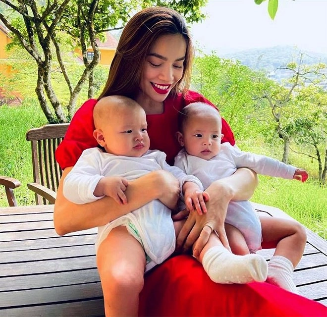 Hồ ngọc hà bật mí quốc tịch con sinh đôi so sánh lisa leon ai cũng gật gù - 1