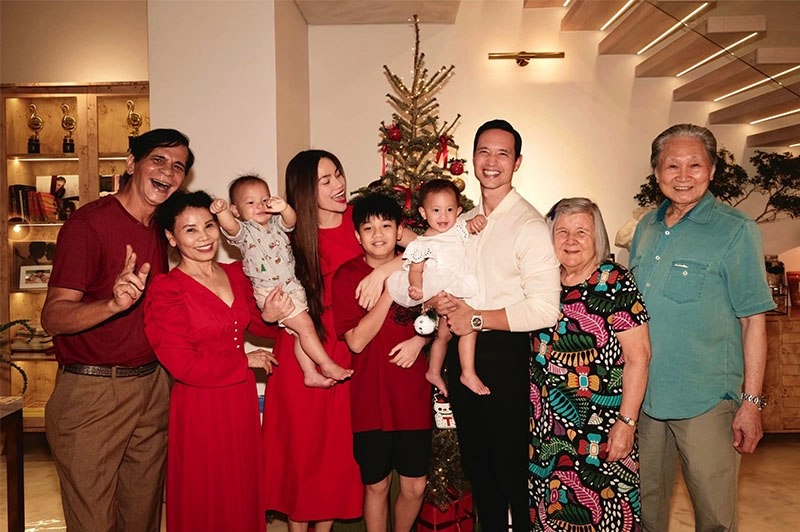 Hồ ngọc hà bật mí quốc tịch con sinh đôi so sánh lisa leon ai cũng gật gù - 6
