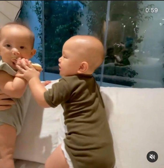 Hồ ngọc hà bật mí quốc tịch con sinh đôi so sánh lisa leon ai cũng gật gù - 7