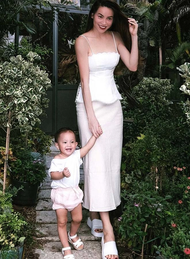 Hồ ngọc hà bật mí quốc tịch con sinh đôi so sánh lisa leon ai cũng gật gù - 10