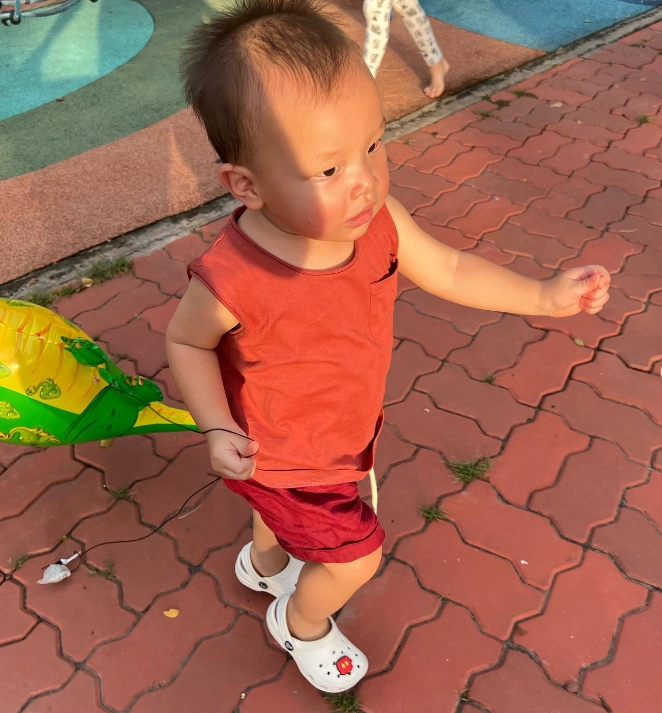 Hồ ngọc hà đưa 3 con đi chơi cuối tuần giải thích lý do để lisa tóc bù xù ướt mồ hôi - 4