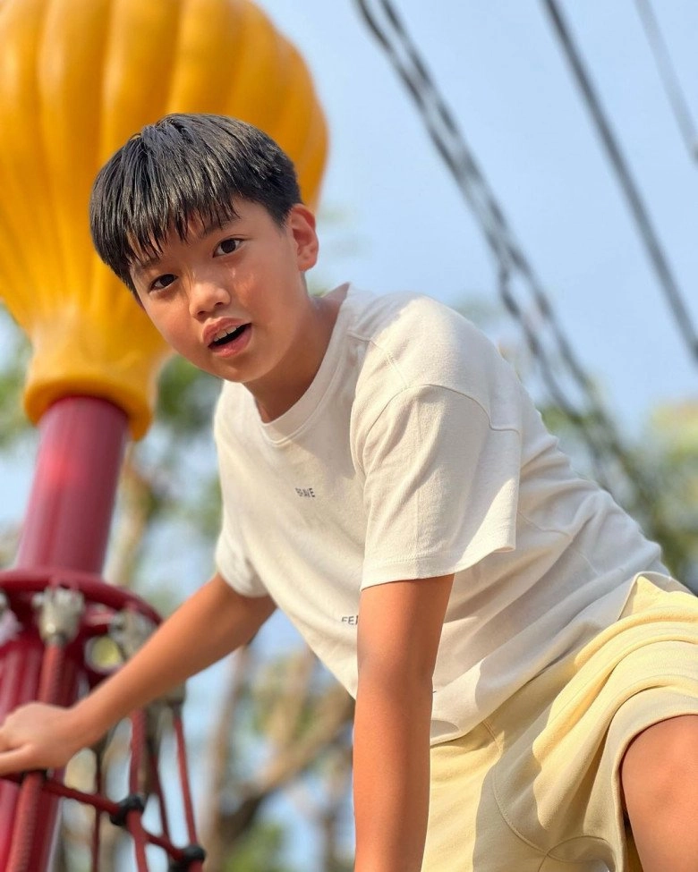 Hồ ngọc hà đưa 3 con đi chơi cuối tuần giải thích lý do để lisa tóc bù xù ướt mồ hôi - 5