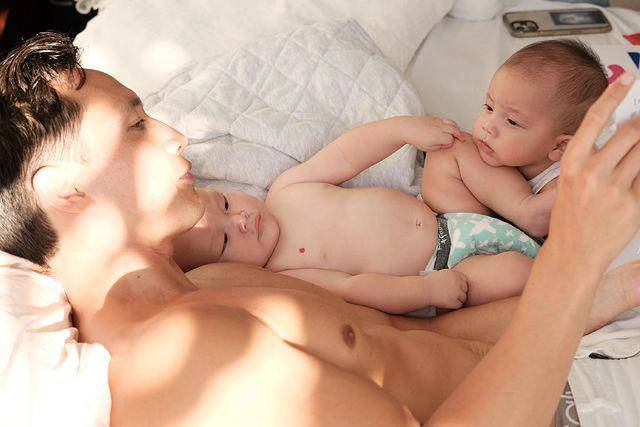 Hồ ngọc hà nói con gái lisa giống mẹ phải rúc nách ngửi mùi bố kim lý mới ngủ ngon - 13