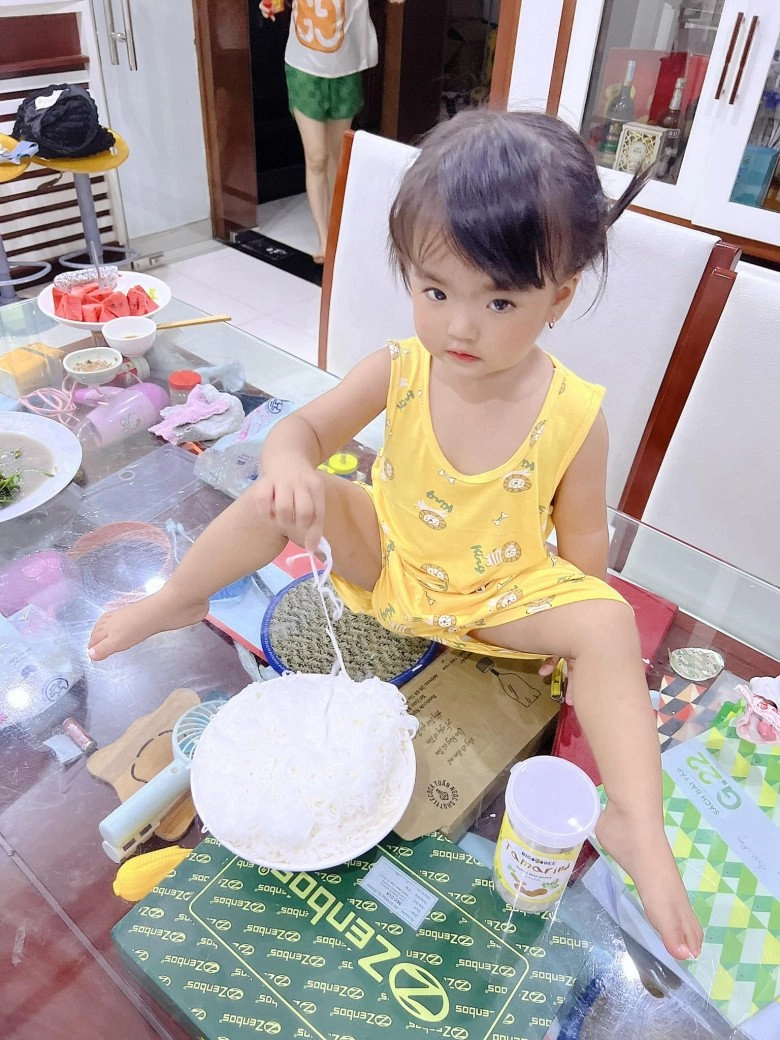 Hồ ngọc hà trường giang chịu khổ chiều con nghịch ngợm chưa bằng phu nhân tgđ tập đoàn nghìn tỷ - 1