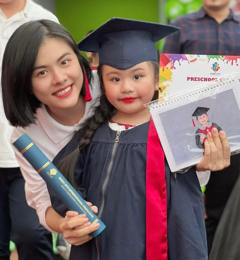 Hồ ngọc hà vân trang sinh con tìm được bảo mẫu u60 u70 ưng ý trả trăm triệutháng cũng xứng đáng - 17