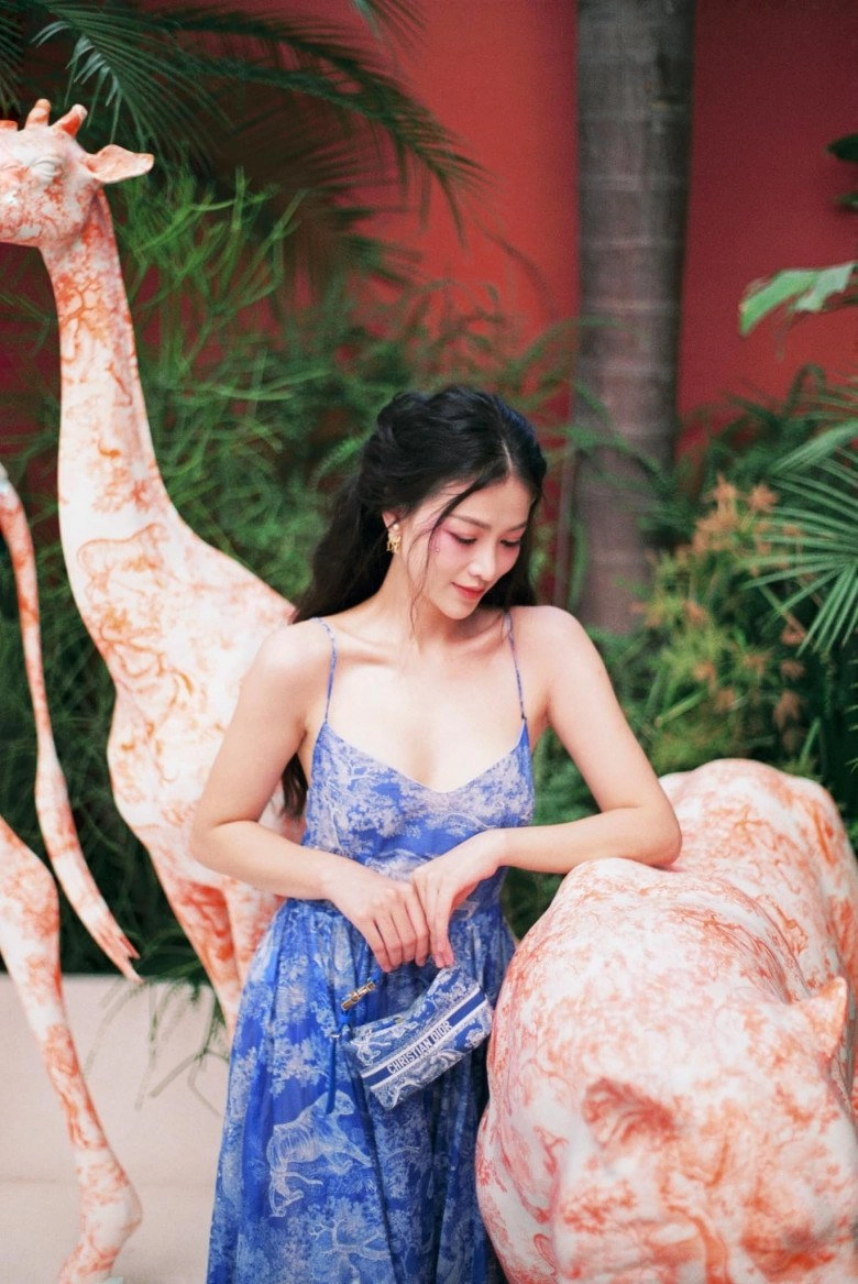 Hoa hậu bến tre là bạn thân hà tăng mặc váy ngắn nửa đùi vẫn thanh lịch đến mê - 6