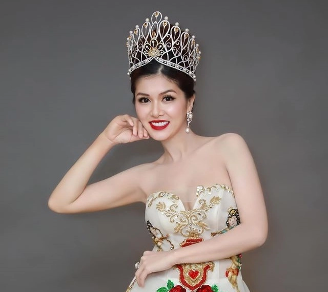 Hoa hậu cứ đụng đầu giường là đẻ sinh 6 con phải xét nghiệm adn kéo nhau về quê sống - 2