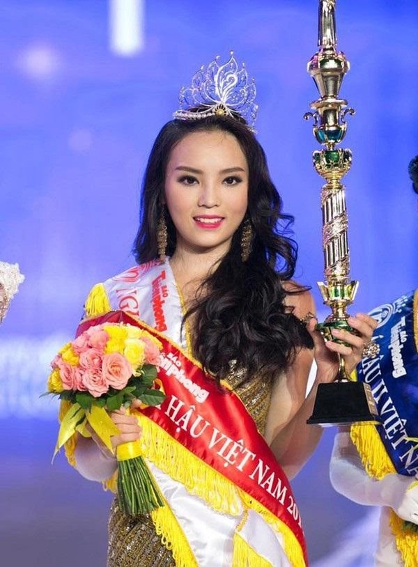 Hoa hậu dao kéo sau đăng quang kỳ duyên đứng thứ nhất - 2