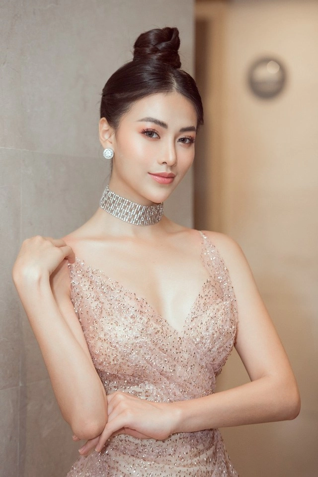 Hoa hậu dao kéo sau đăng quang kỳ duyên đứng thứ nhất - 11