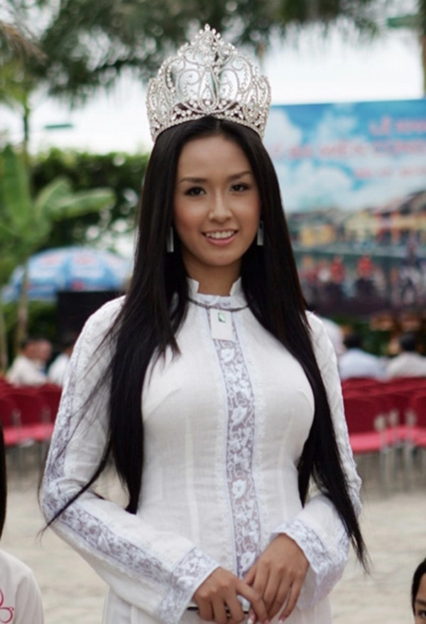 Hoa hậu dao kéo sau đăng quang kỳ duyên đứng thứ nhất - 14