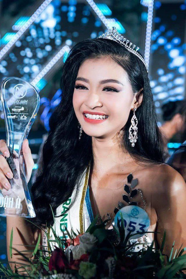 Hoa hậu dao kéo sau đăng quang kỳ duyên đứng thứ nhất - 17