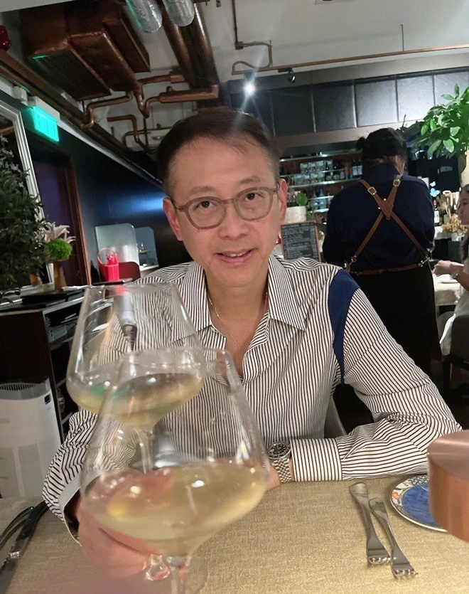 Hoa hậu hong kong tắm chung hôn môi con trai bị nói biến thái giờ còn chơi trò phản cảm - 3