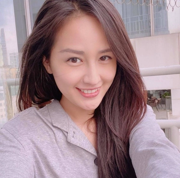 Hoa hậu không lông mày của vbiz đã xuất hiện còn tự tin để mặt mộc lấm tấm mụn - 8