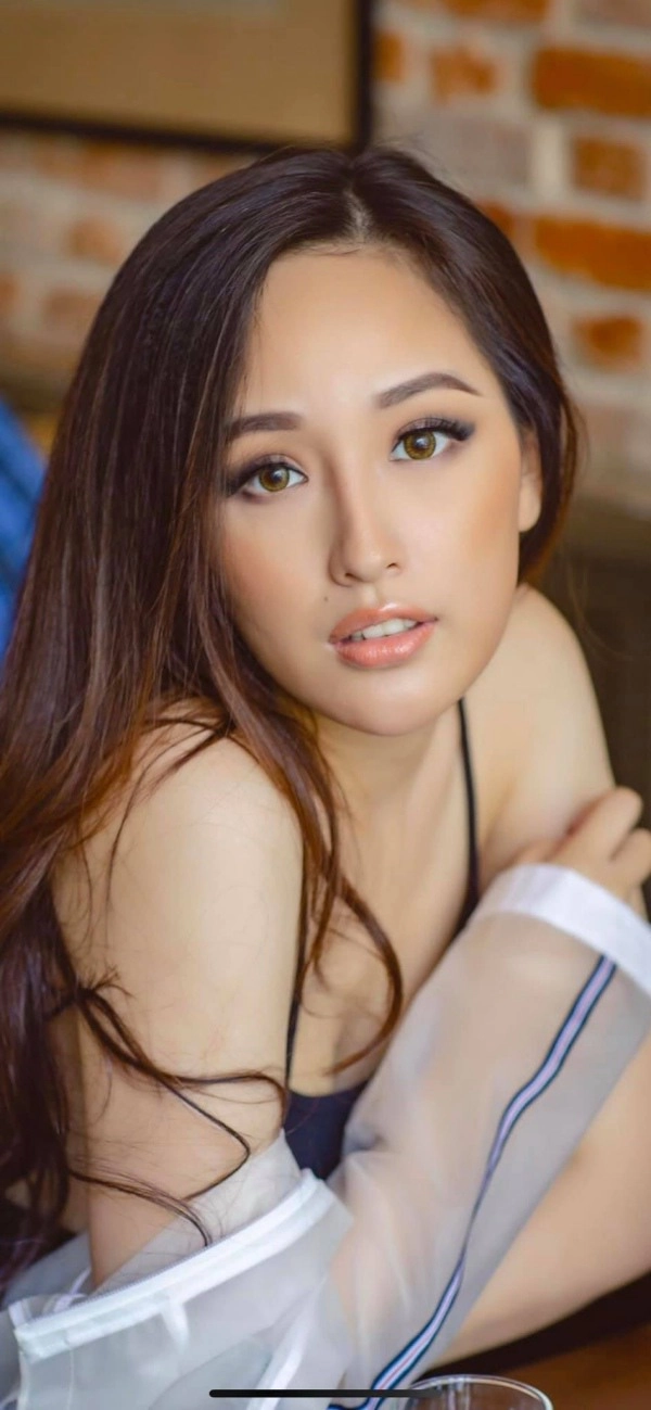 Hoa hậu không lông mày của vbiz đã xuất hiện còn tự tin để mặt mộc lấm tấm mụn - 11